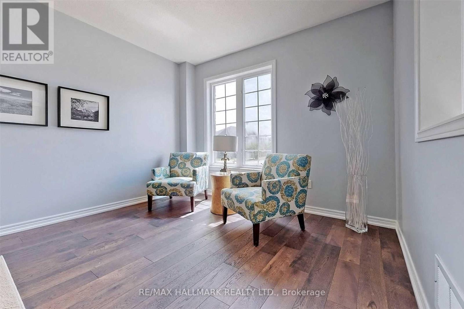 160 Tower Hill Road, Richmond Hill, Ontario  L4E 4M1 - Photo 6 - N12142956
