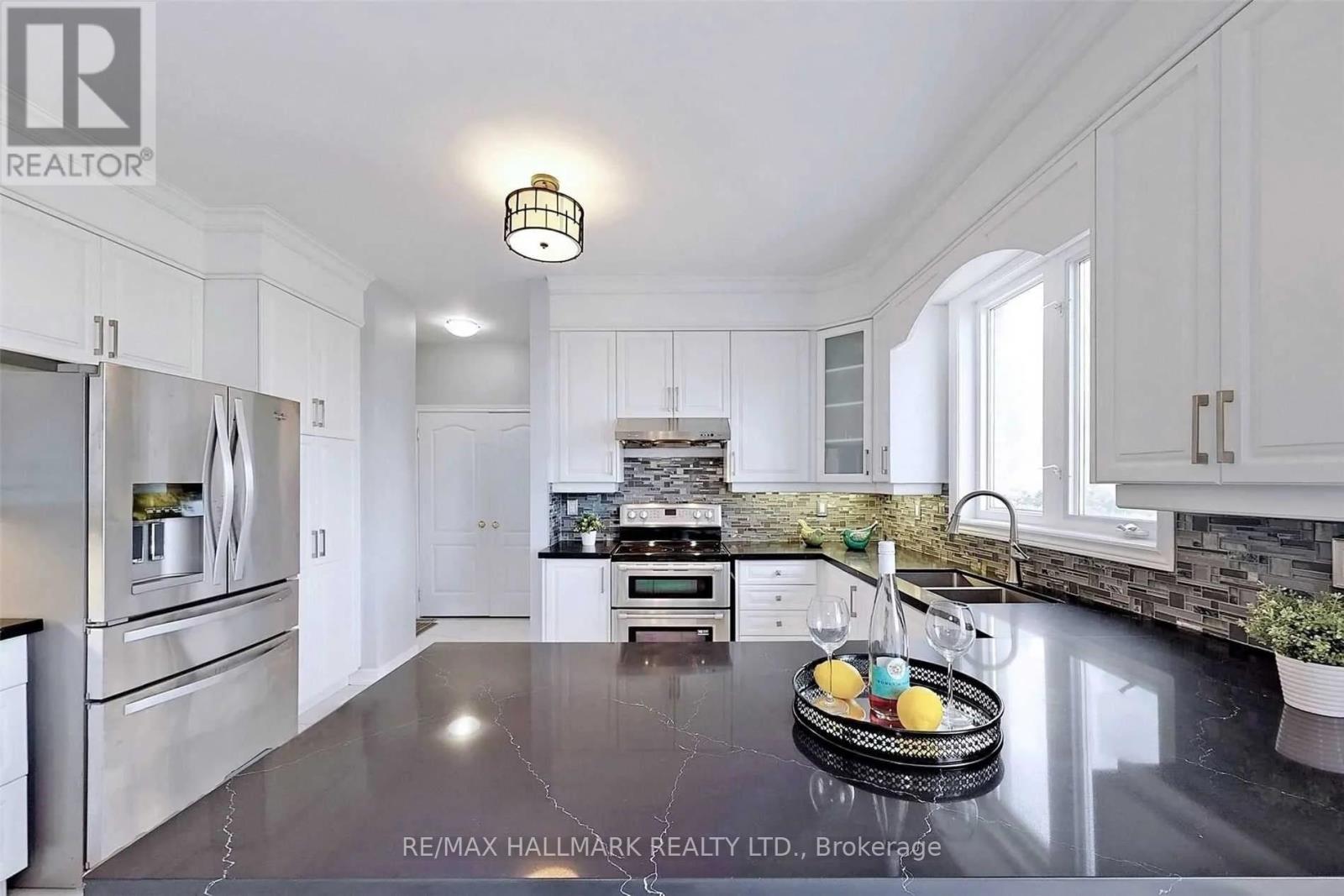 160 Tower Hill Road, Richmond Hill, Ontario  L4E 4M1 - Photo 7 - N12142956