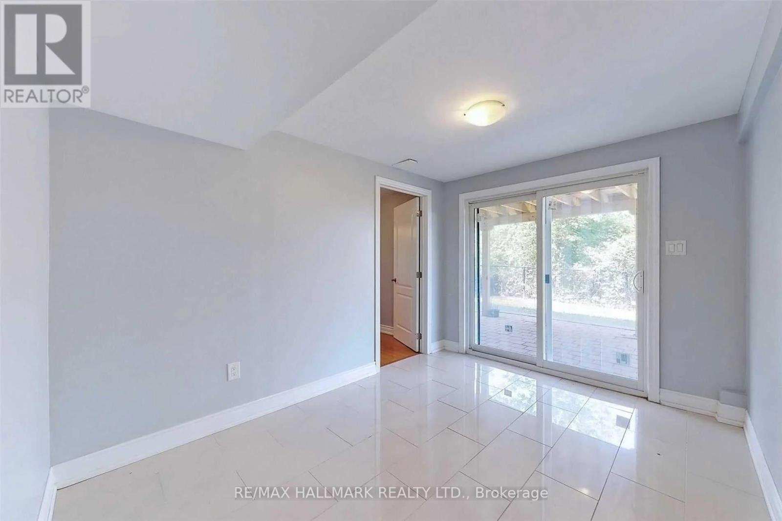 Lower Unit - 160 Tower Hill Road, Richmond Hill, Ontario  L4E 4M1 - Photo 2 - N12142994
