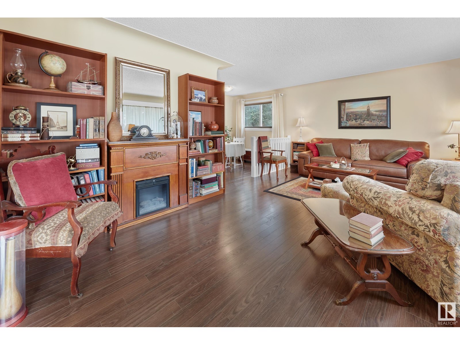Property at 14304 89A AV NW image 5
