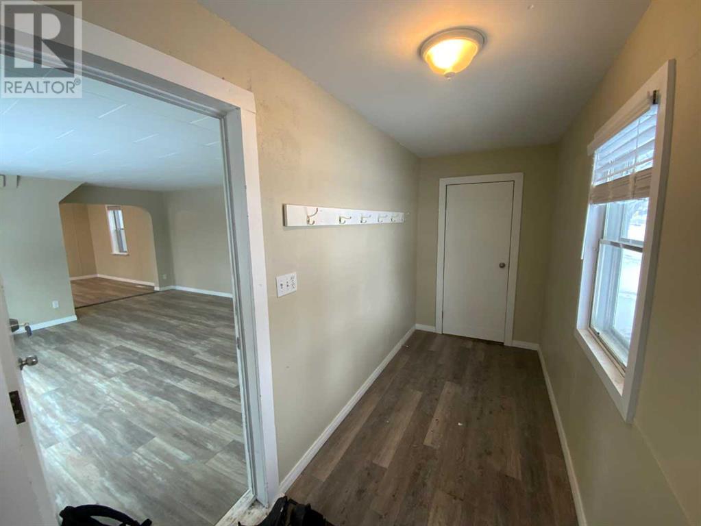 409 Main Street, Trochu, Alberta  T0M 2C0 - Photo 2 - A2202110