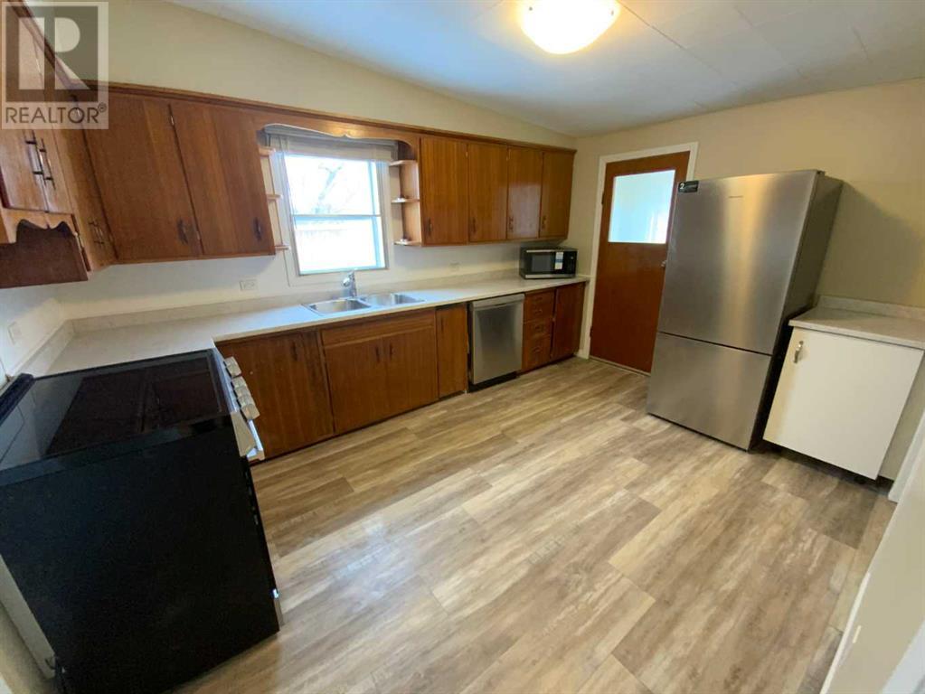 409 Main Street, Trochu, Alberta  T0M 2C0 - Photo 6 - A2202110