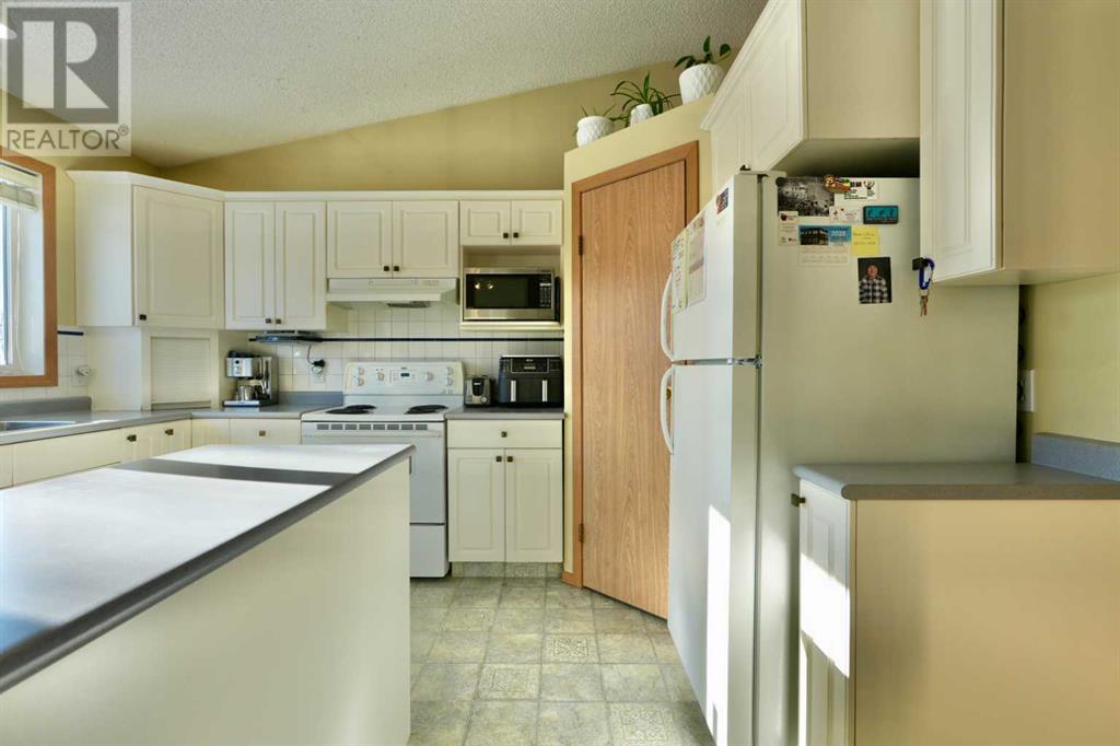 12717 92 Street, Peace River, Alberta  T8S 1W8 - Photo 29 - A2196477