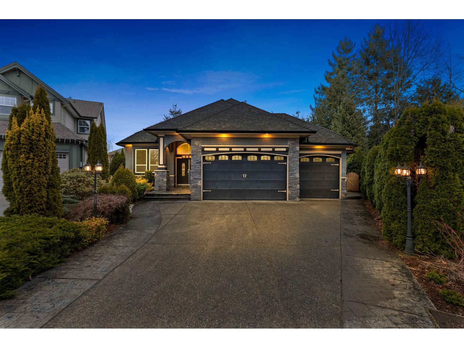 19695 71 Avenue, Langley, British Columbia  V2Y 2Z7 - Photo 1 - R3001660