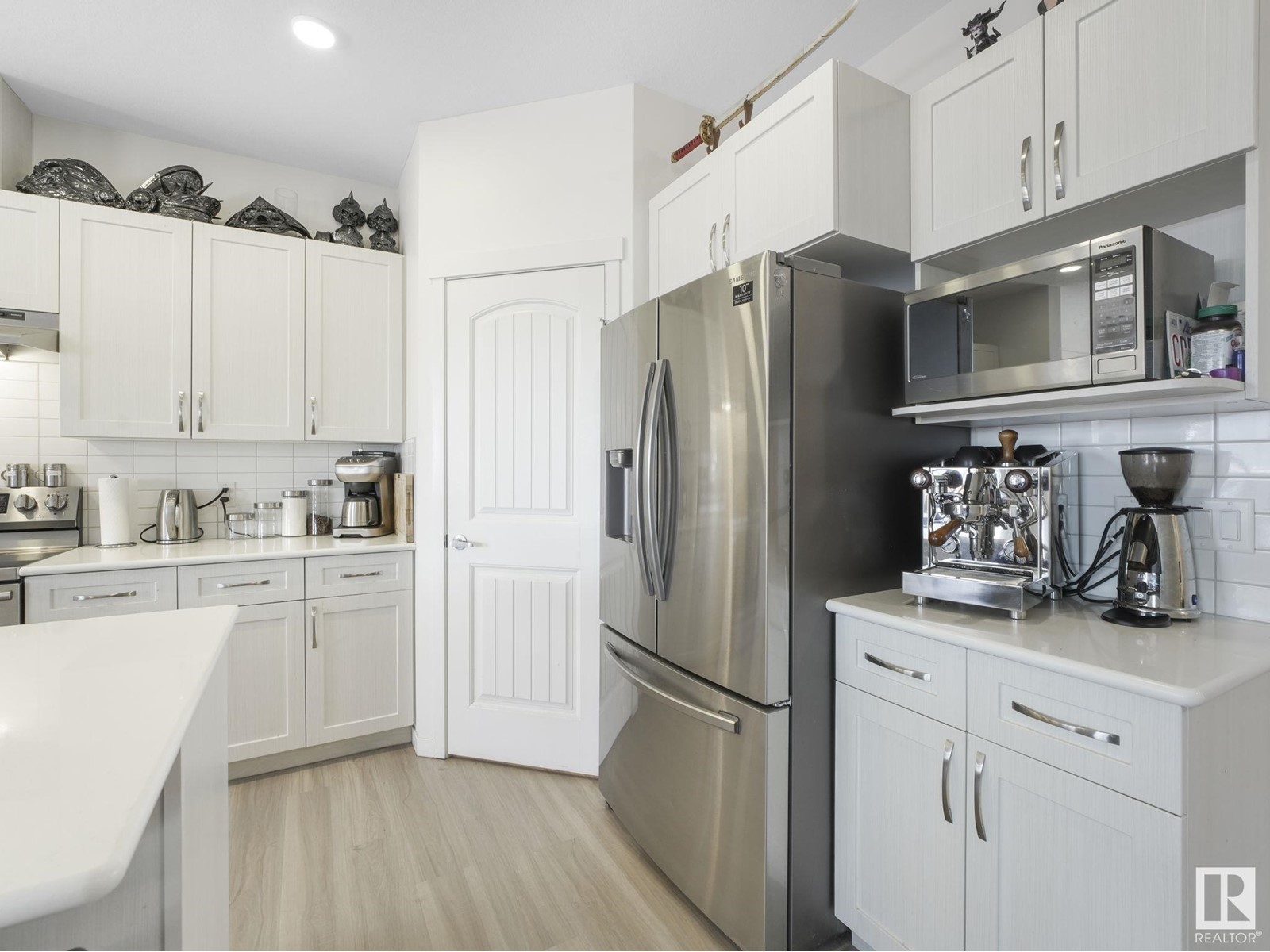 Property at 913 173A ST SW image 3