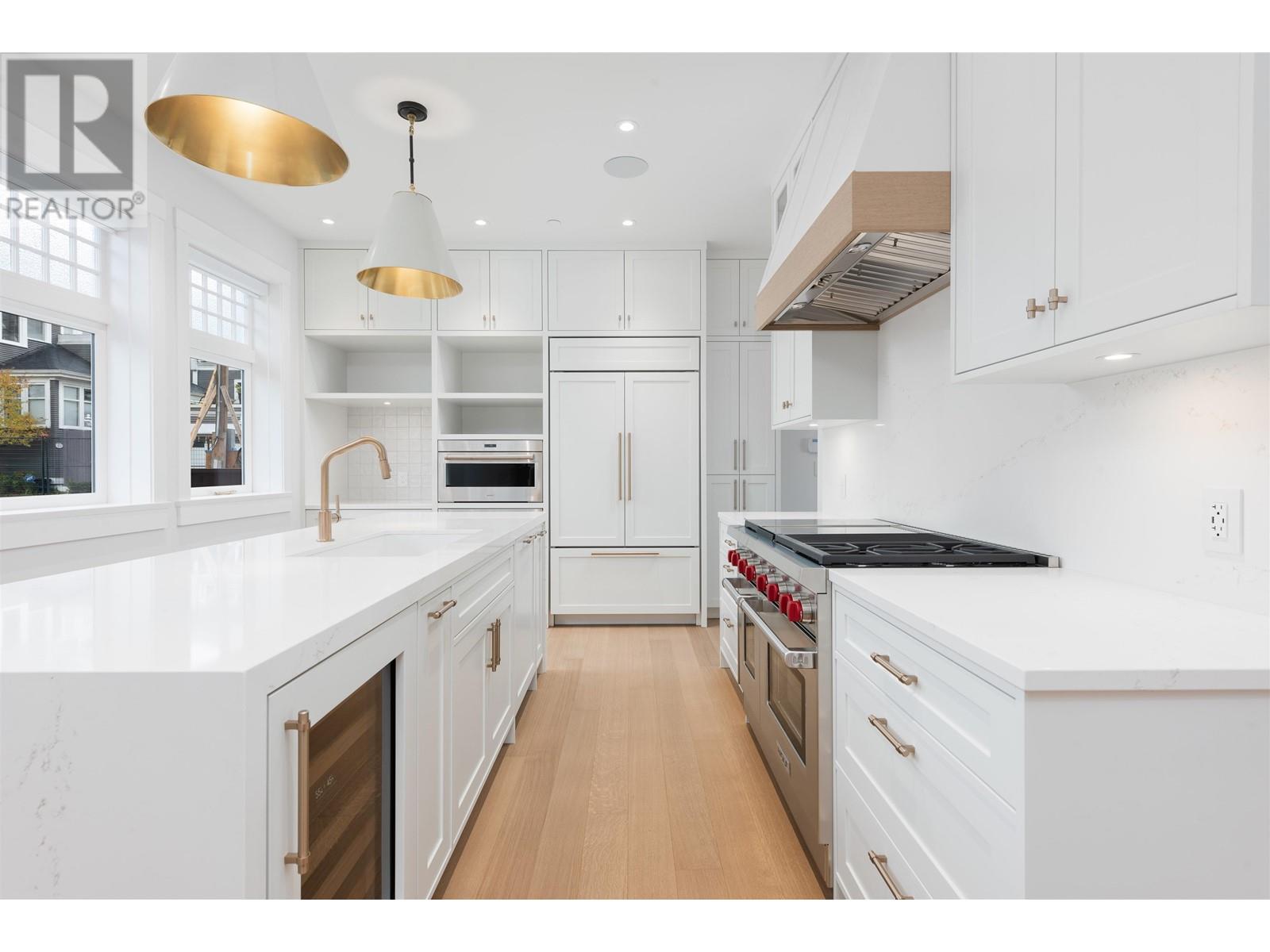 Property at 1428 TRAFALGAR STREET image 2