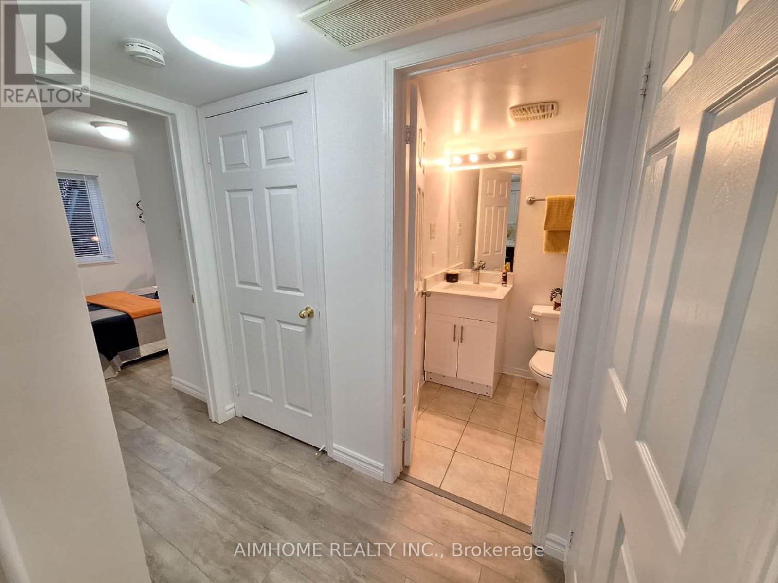 318 - 4975 Southampton Drive, Mississauga, Ontario  L5M 8E6 - Photo 12 - W12142984