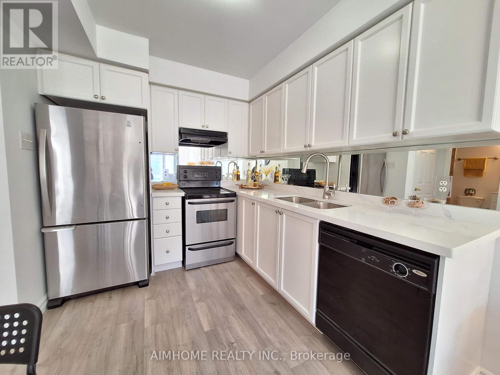 318 - 4975 Southampton Drive, Mississauga, Ontario  L5M 8E6 - Photo 6 - W12142984