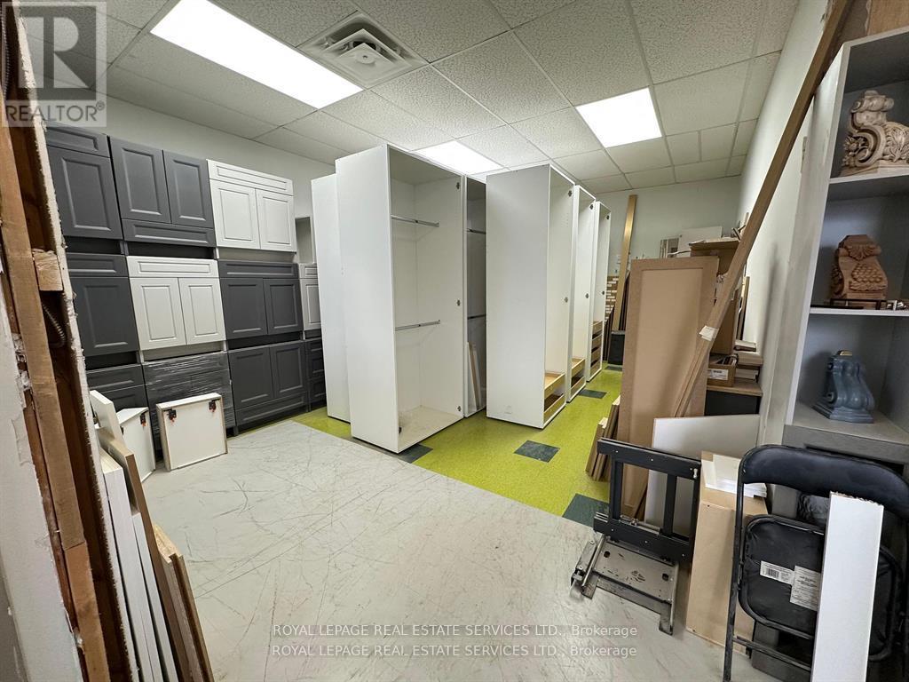 A - 3279 Lenworth Drive, Mississauga, Ontario  L4X 2G6 - Photo 11 - W12142985