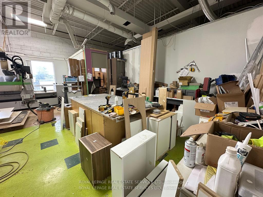 A - 3279 Lenworth Drive, Mississauga, Ontario  L4X 2G6 - Photo 7 - W12142985