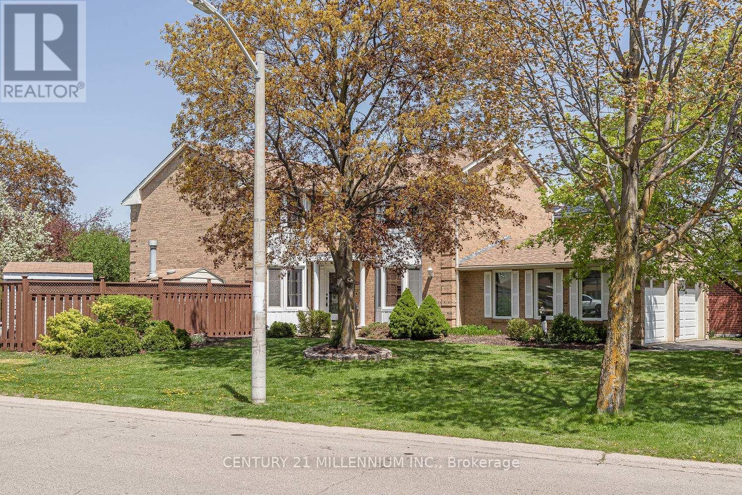 82 Leander Street, Brampton, Ontario  L6S 3M7 - Photo 1 - W12142091