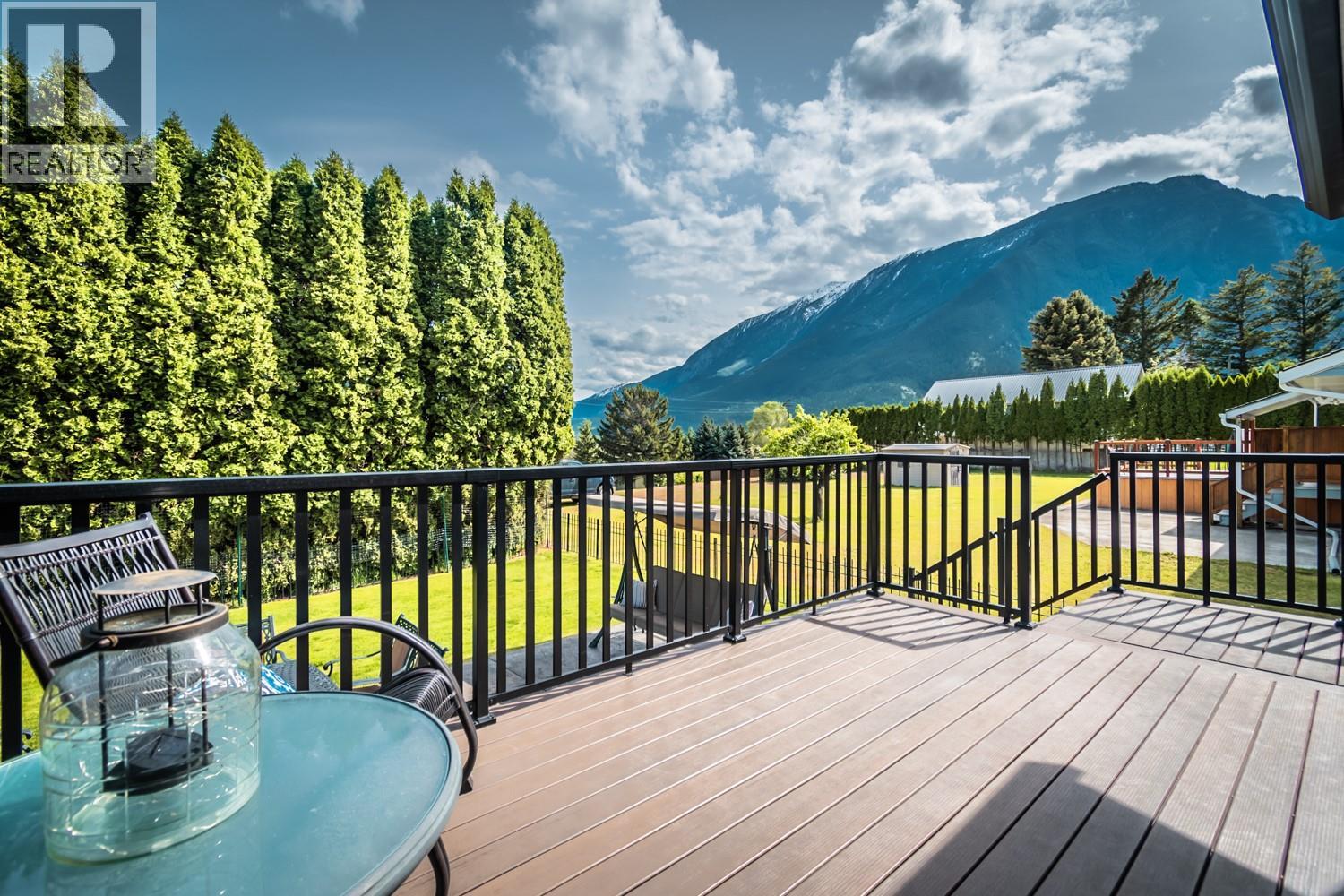 692 Summers Street, lillooet, British Columbia