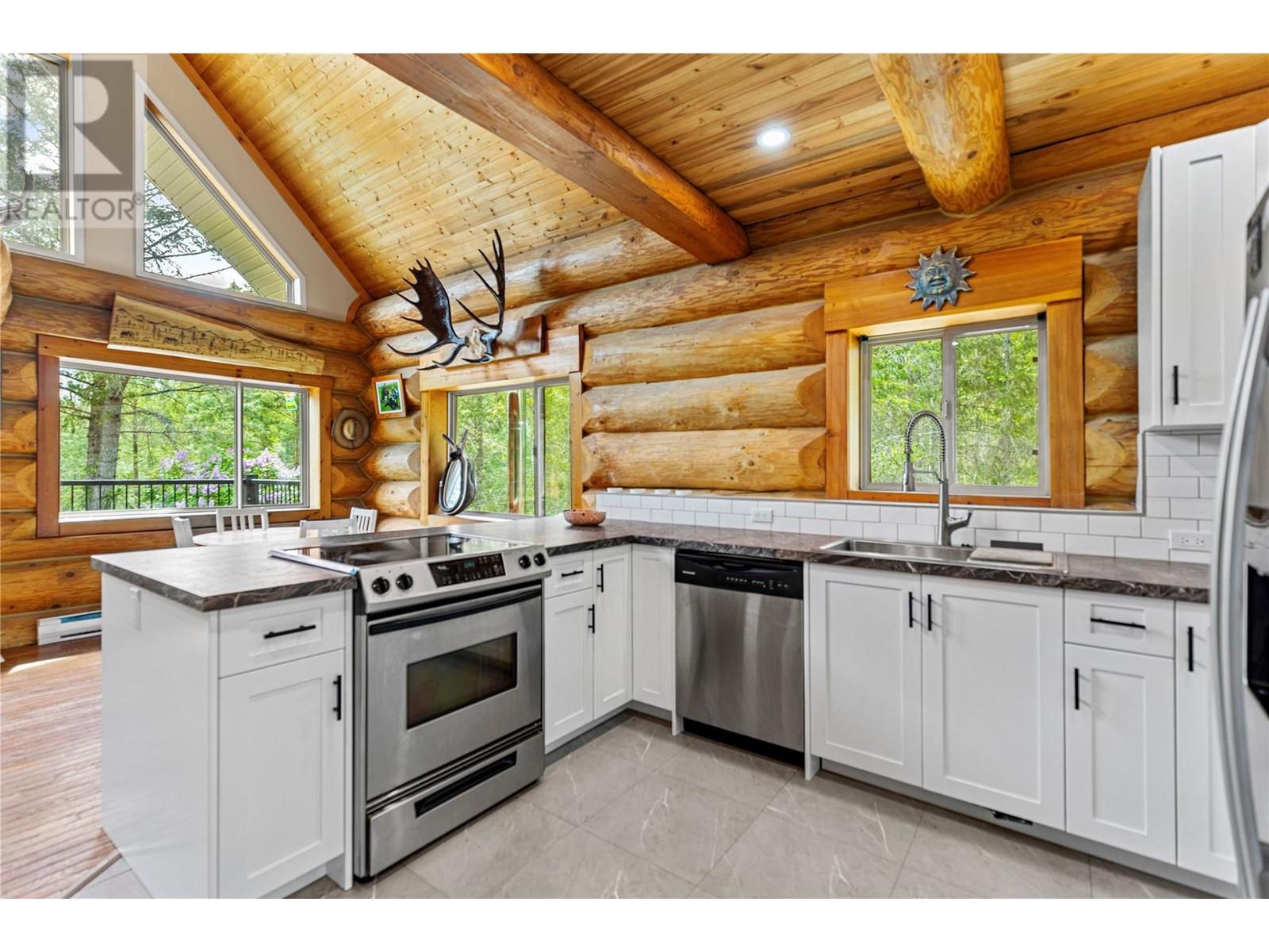753 Leonie Creek Road, Barriere, British Columbia  V0E 1E0 - Photo 4 - 10347573