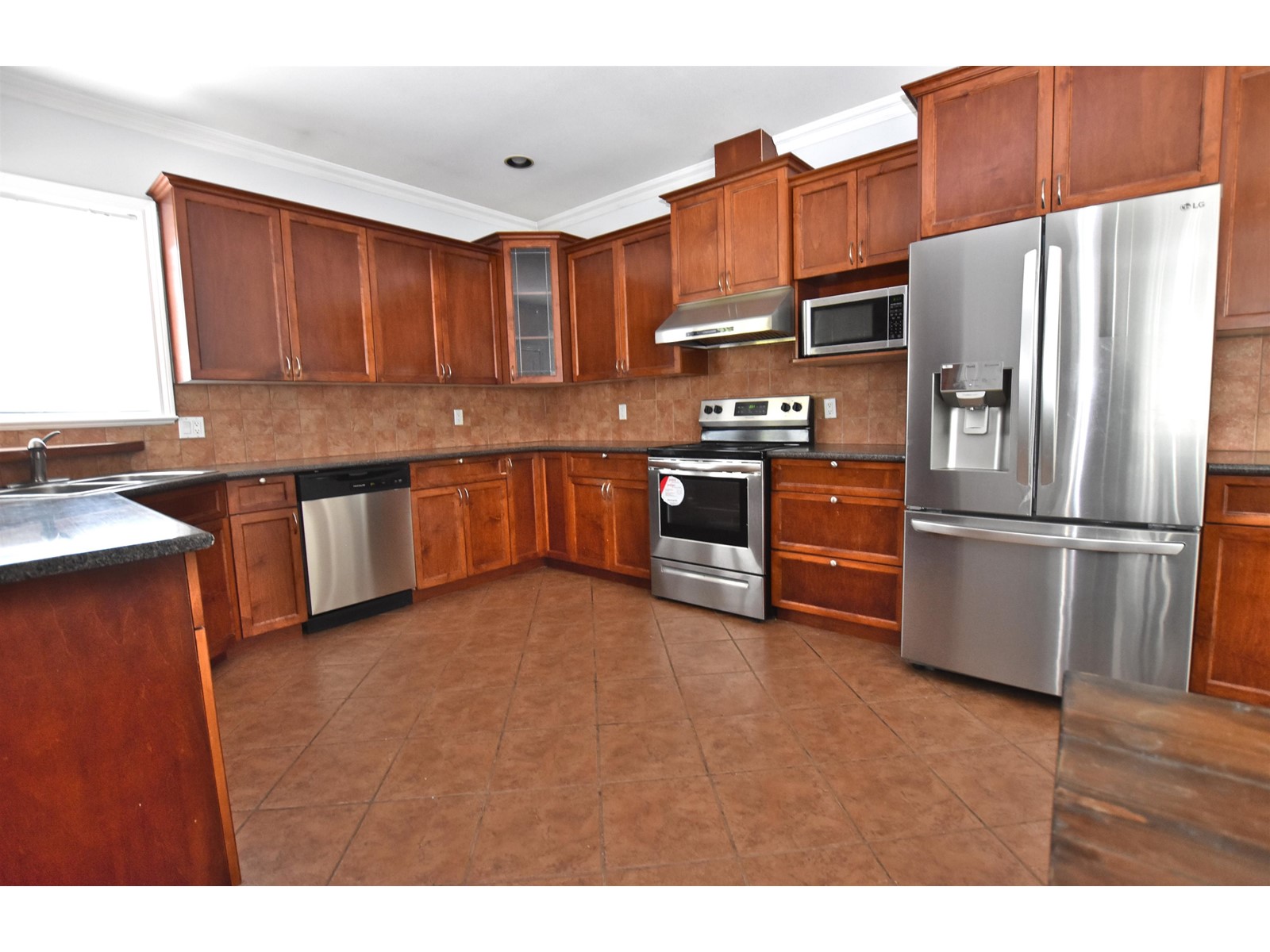 Property at 14858 74 AVENUE image 2