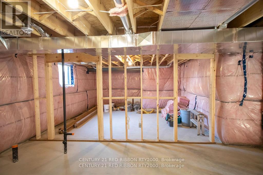 6 - 430 Head Street N, Strathroy-Caradoc, Ontario  N7G 2K2 - Photo 34 - X12143003