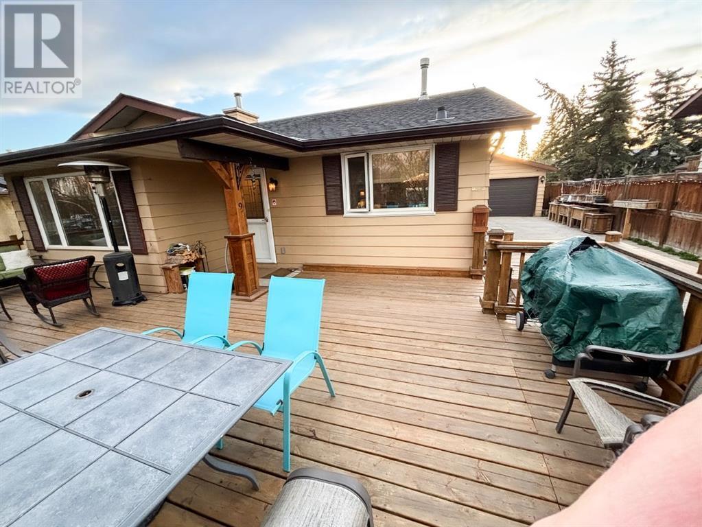 9 Glendale Way, Cochrane, Alberta  T4C 1J2 - Photo 4 - A2217294