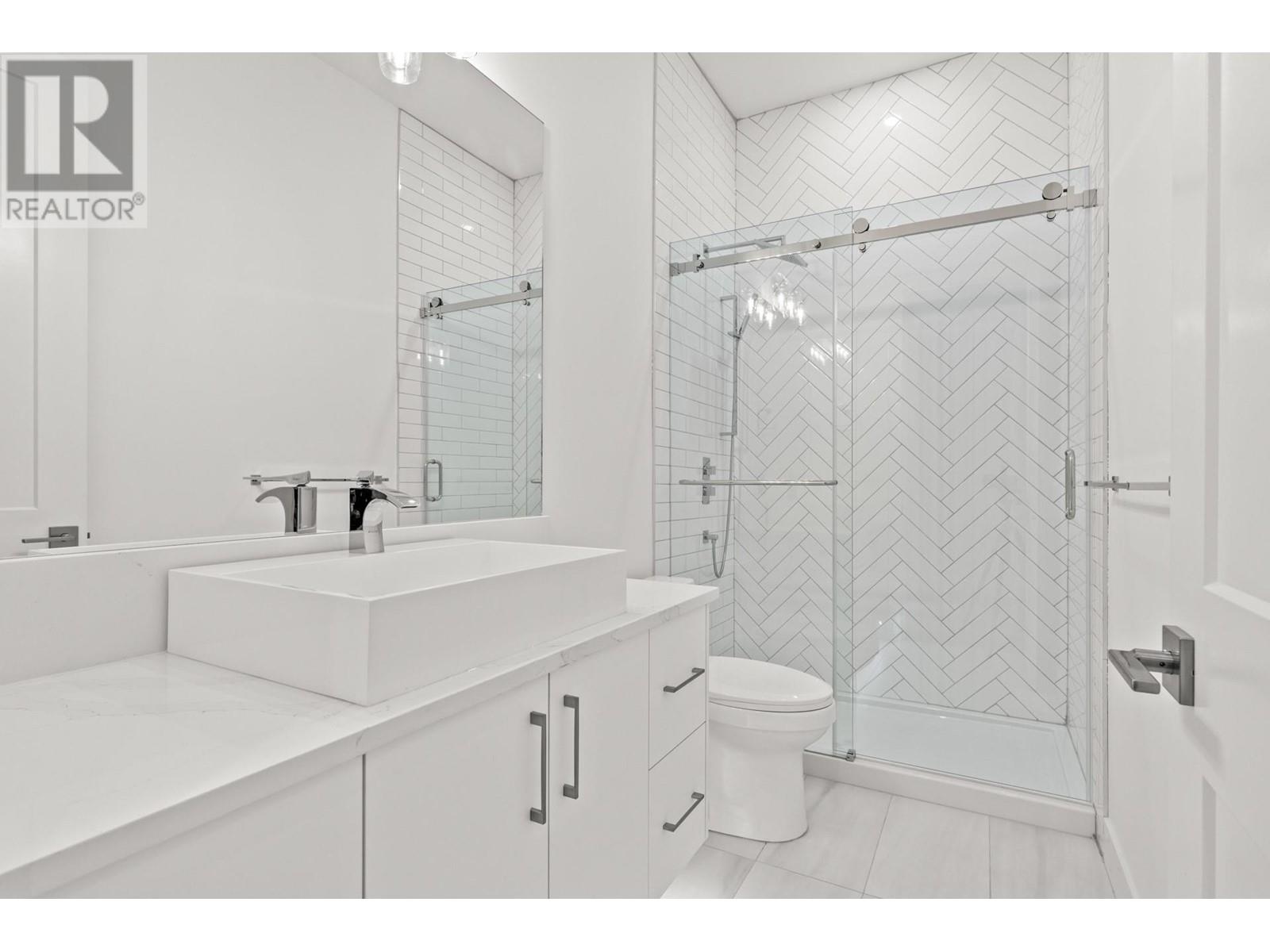 Property at 2157 Kentucky Crescent image 3