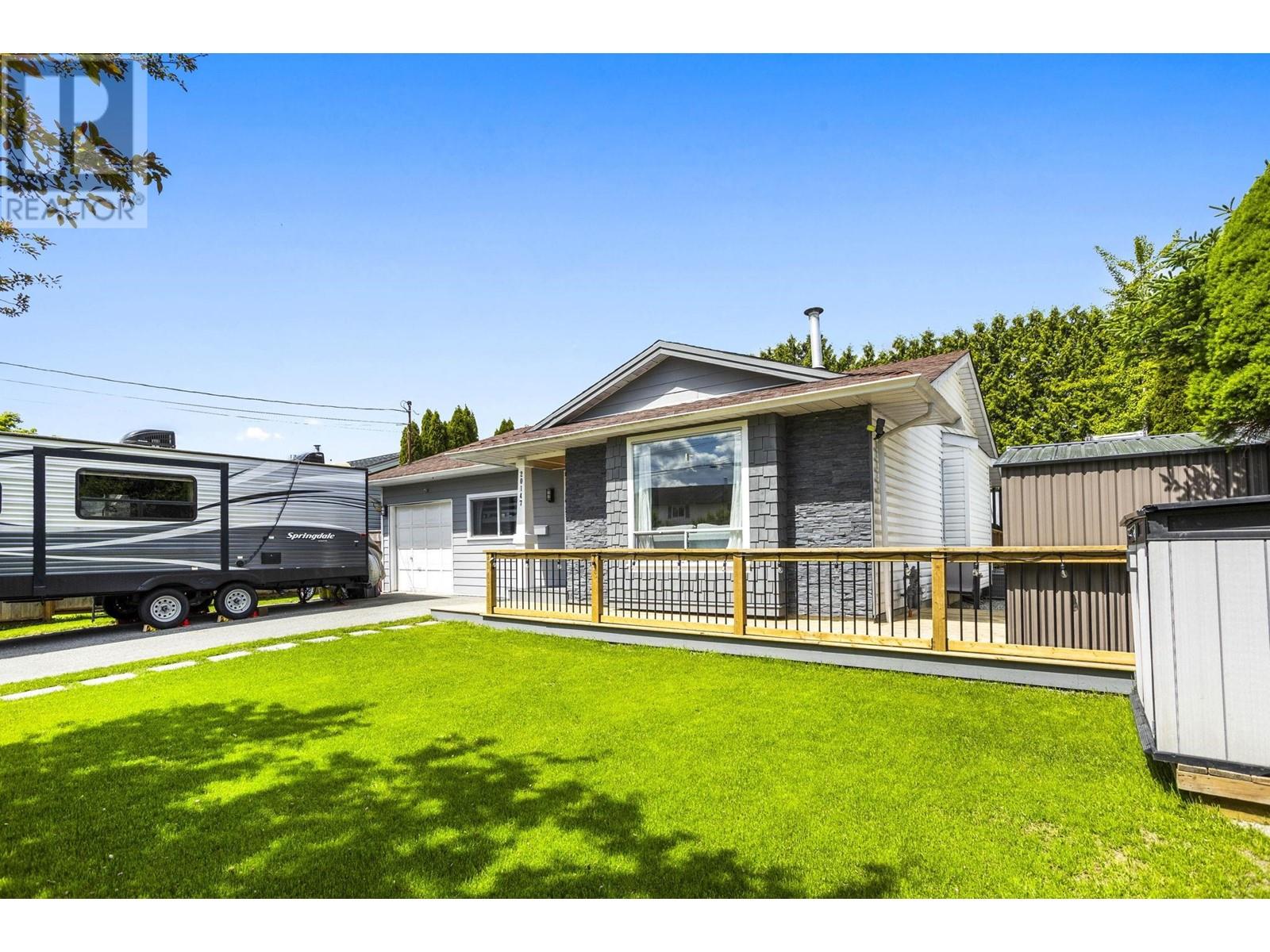 20147 Hampton Street, Maple Ridge, British Columbia  V2X 0M7 - Photo 2 - R3001759