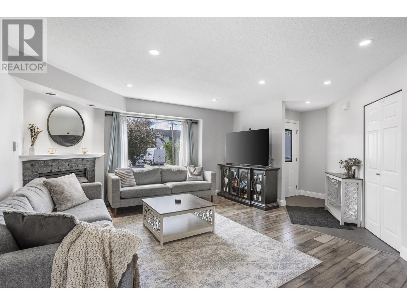 Property at 20147 HAMPTON STREET image 4