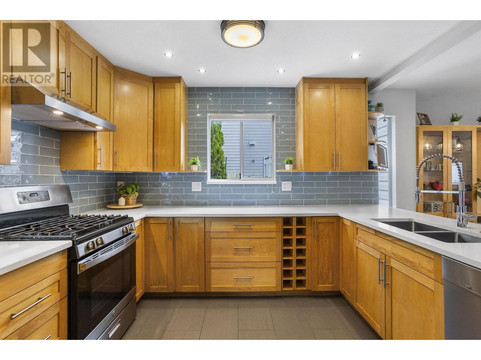 20147 Hampton Street, Maple Ridge, British Columbia  V2X 0M7 - Photo 9 - R3001759