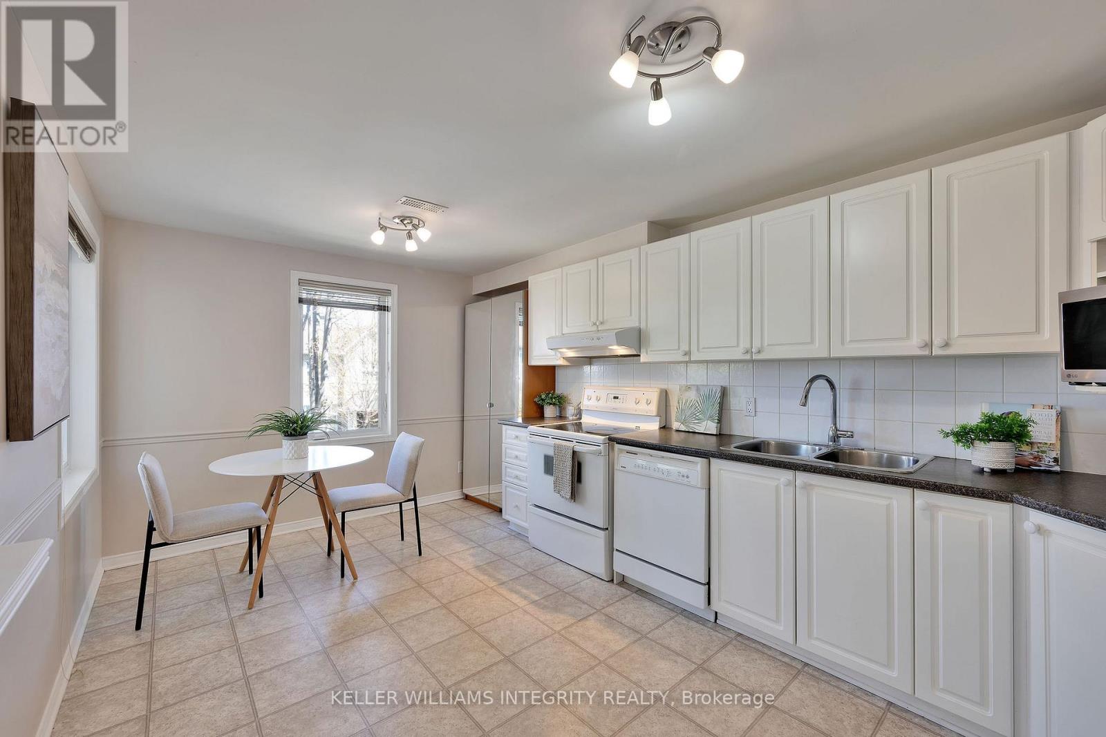B - 10 Daybreak Street, Ottawa, Ontario  K2G 6T9 - Photo 18 - X12143010