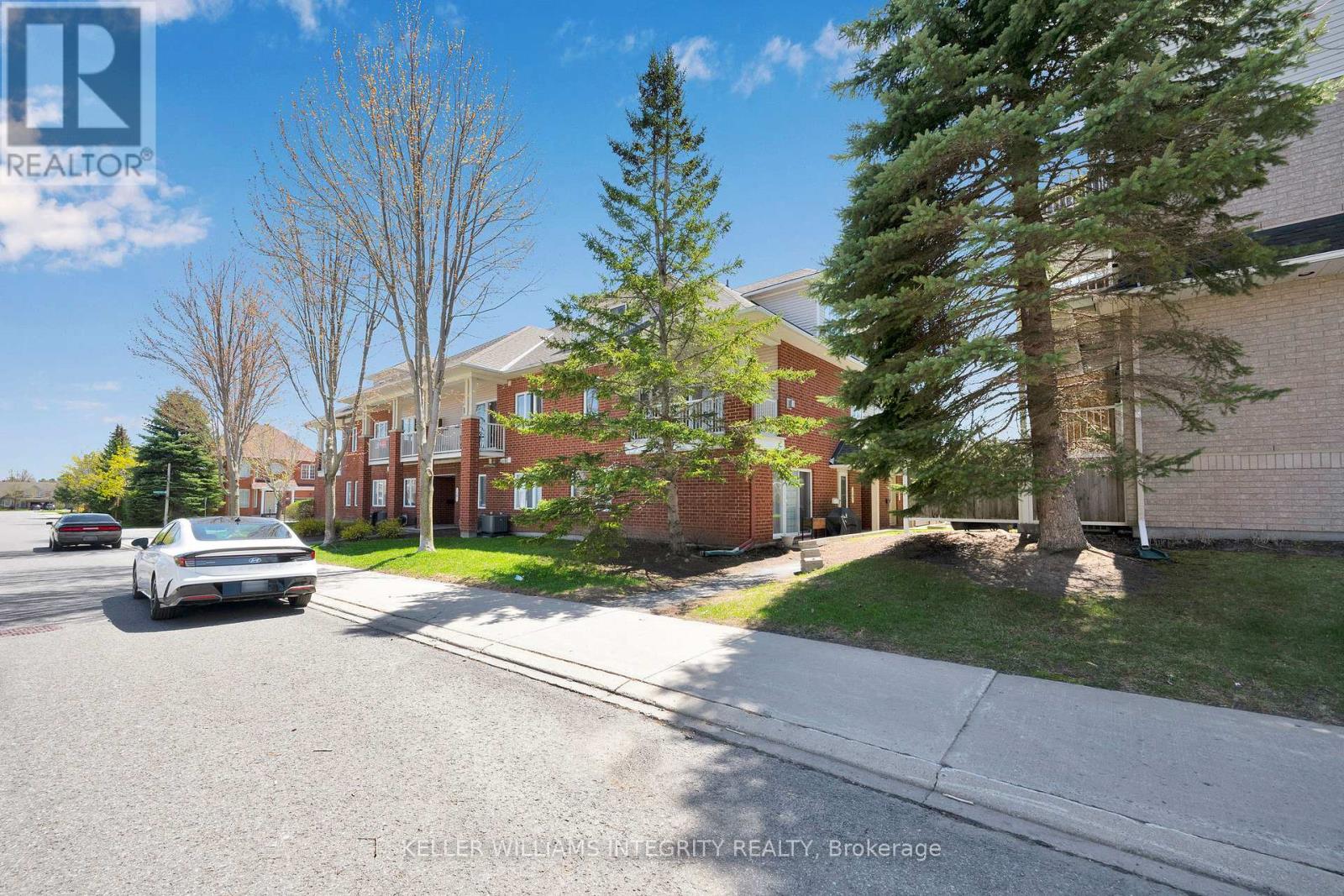 B - 10 Daybreak Street, Ottawa, Ontario  K2G 6T9 - Photo 2 - X12143010