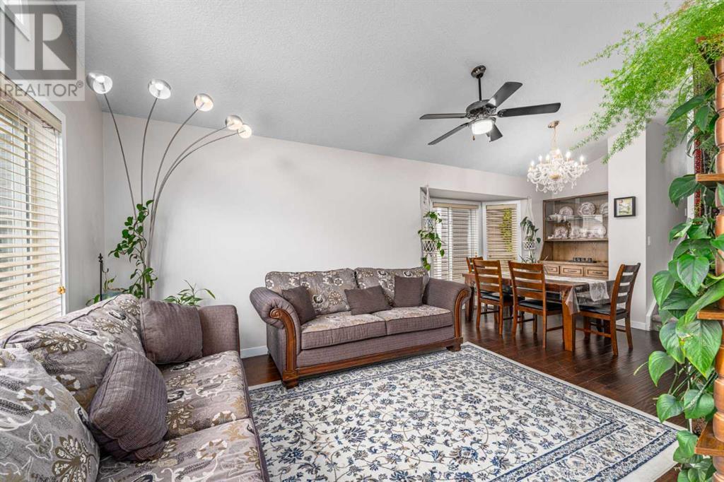 26 Martingrove Mews Ne, Calgary, Alberta  T3J 2S9 - Photo 4 - A2218977