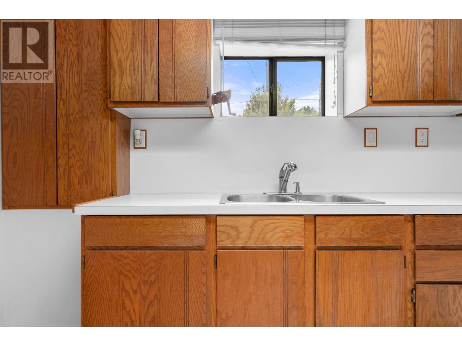 432 W 25th Street, North Vancouver, British Columbia  V7N 2G2 - Photo 9 - R3001520