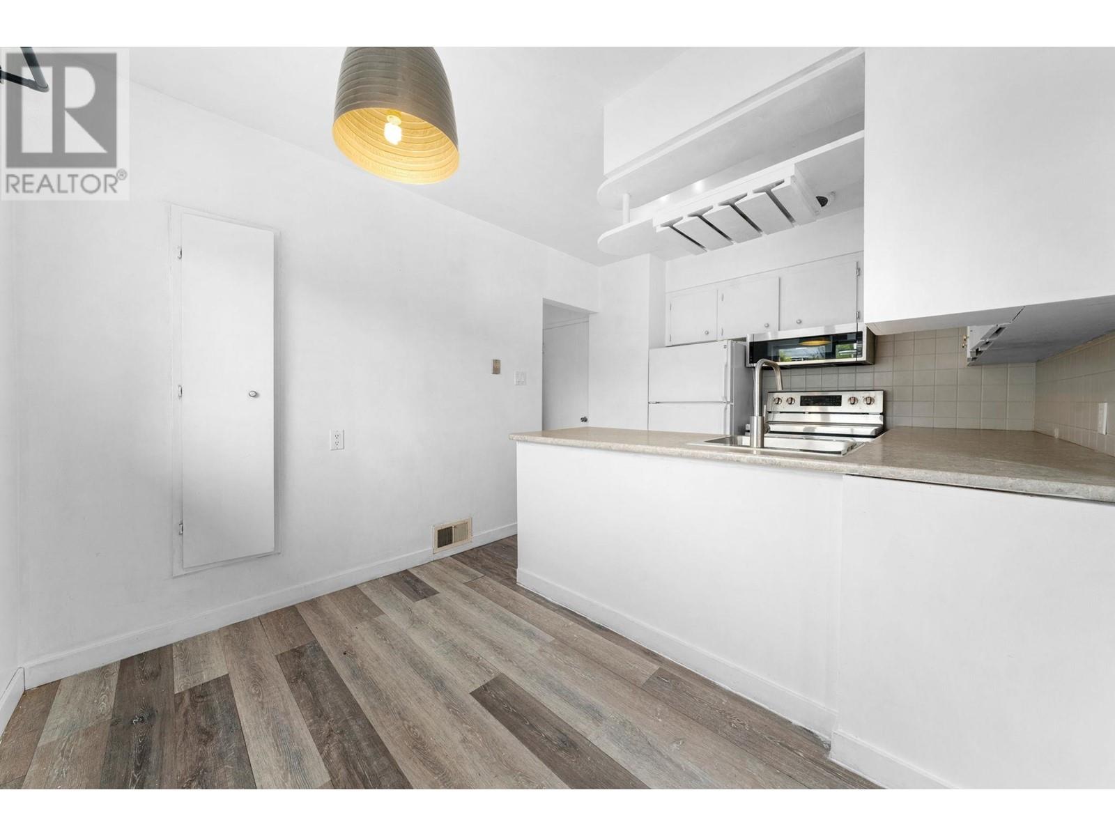 432 W 25th Street, North Vancouver, British Columbia  V7N 2G2 - Photo 11 - R3001520