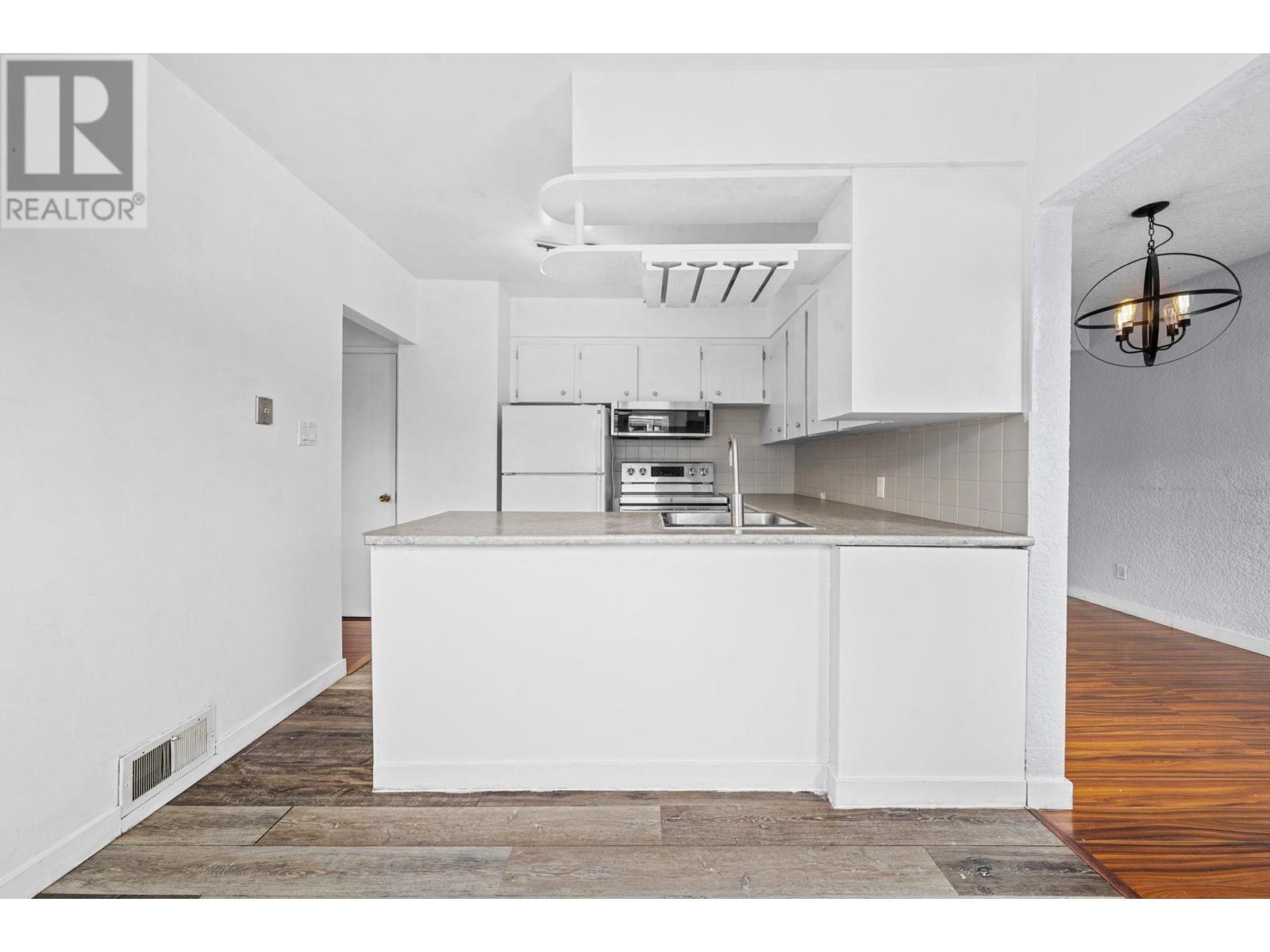 432 W 25th Street, North Vancouver, British Columbia  V7N 2G2 - Photo 12 - R3001520