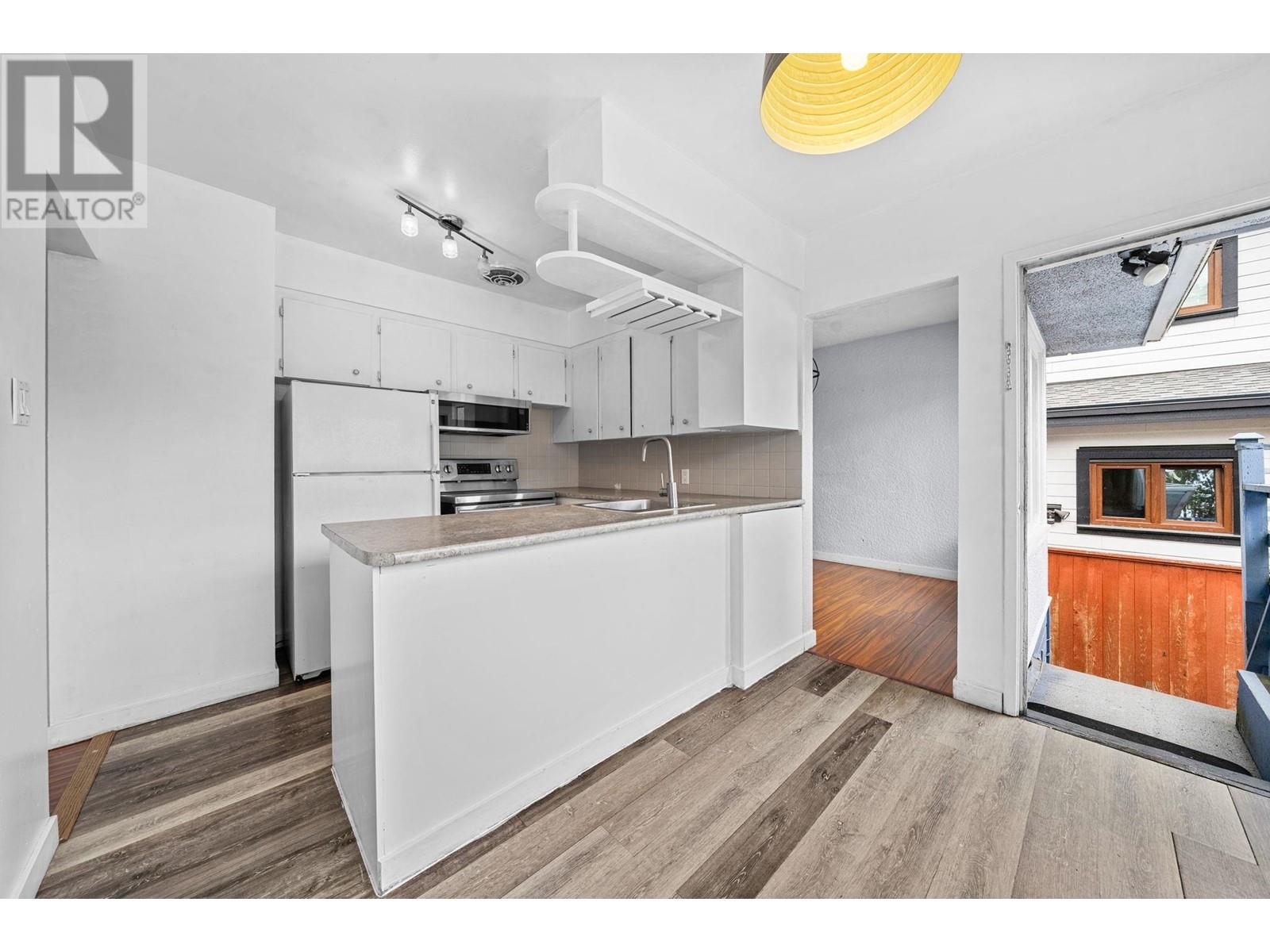 432 W 25th Street, North Vancouver, British Columbia  V7N 2G2 - Photo 13 - R3001520