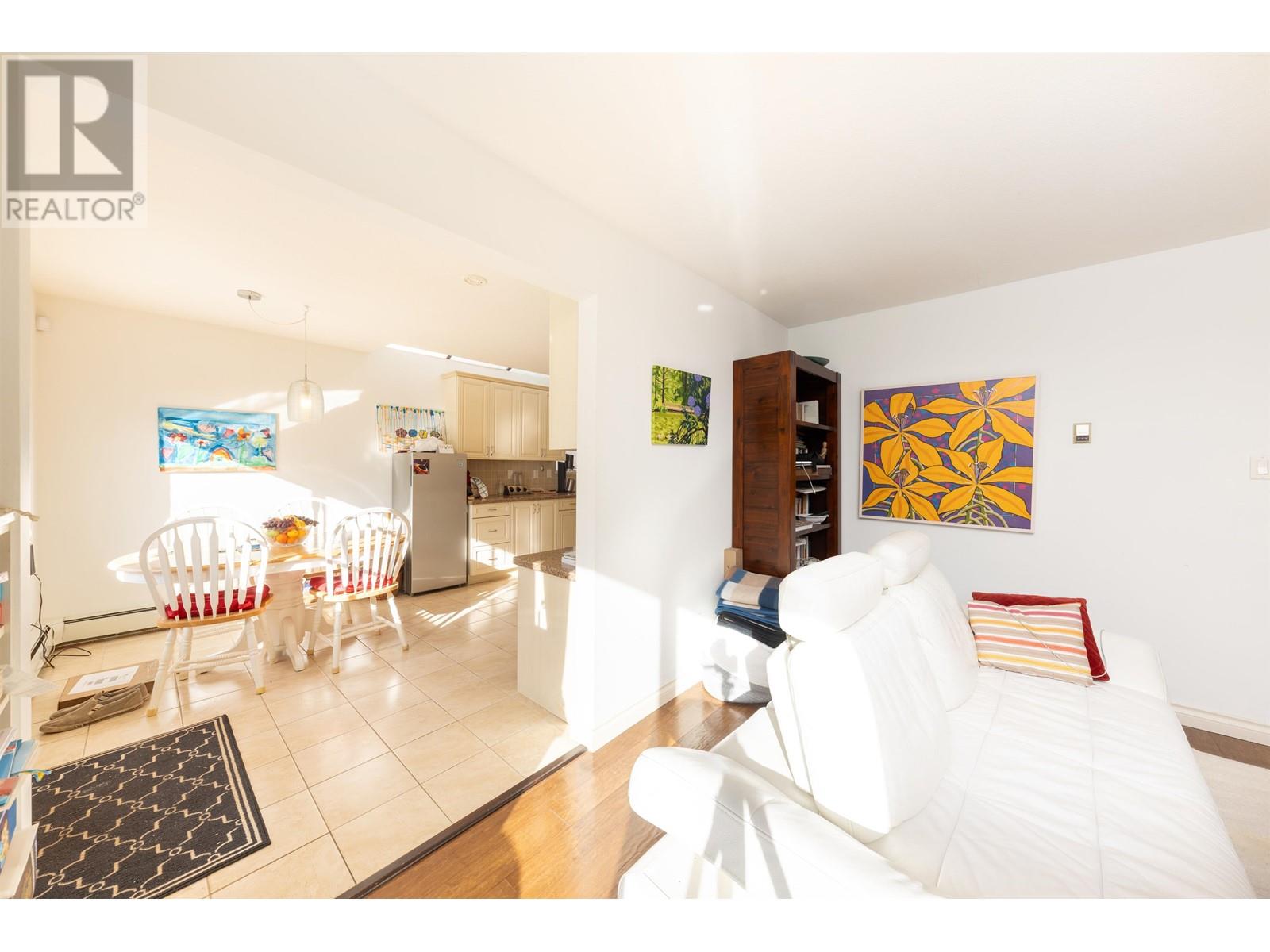 Listing Picture 18 of 40 : 3982 W 29TH AVENUE, Vancouver / 溫哥華 - 魯藝地產 Yvonne Lu Group - MLS Medallion Club Member