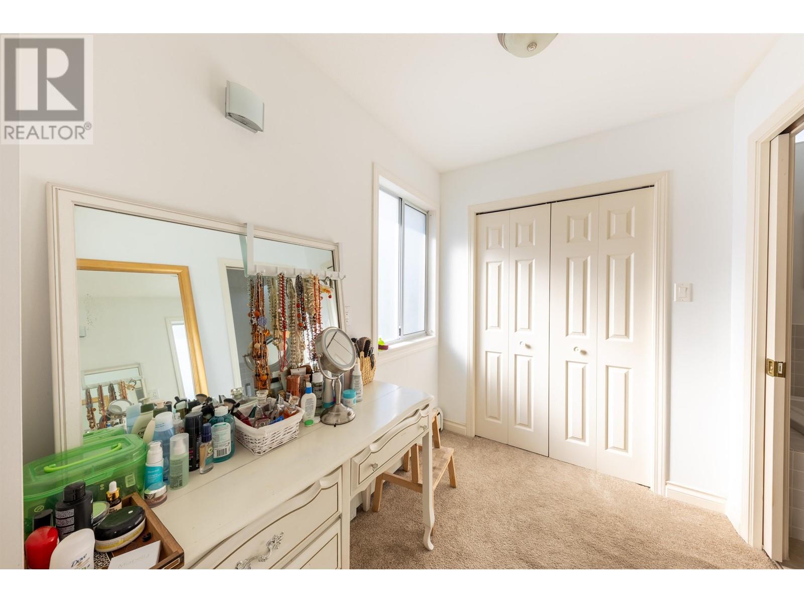 Listing Picture 28 of 40 : 3982 W 29TH AVENUE, Vancouver / 溫哥華 - 魯藝地產 Yvonne Lu Group - MLS Medallion Club Member