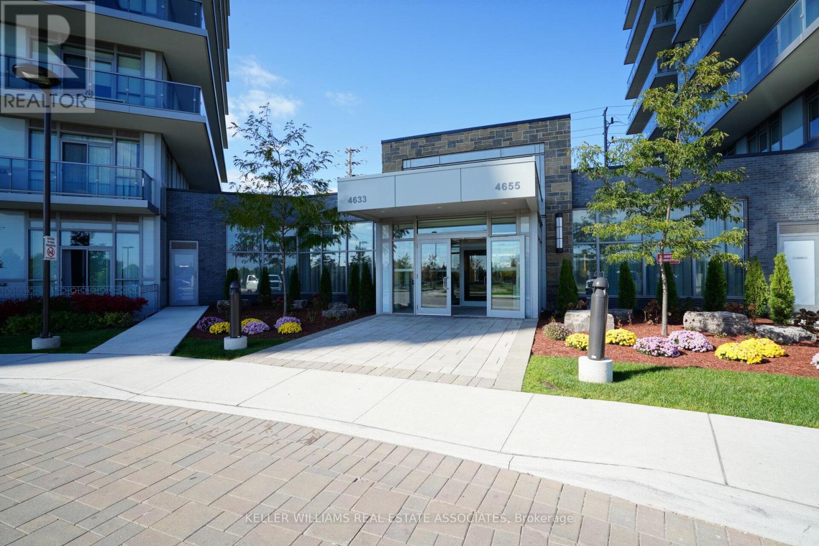 1505 - 4633 Glen Erin Drive, Mississauga, Ontario  L5M 0Y6 - Photo 2 - W12143031