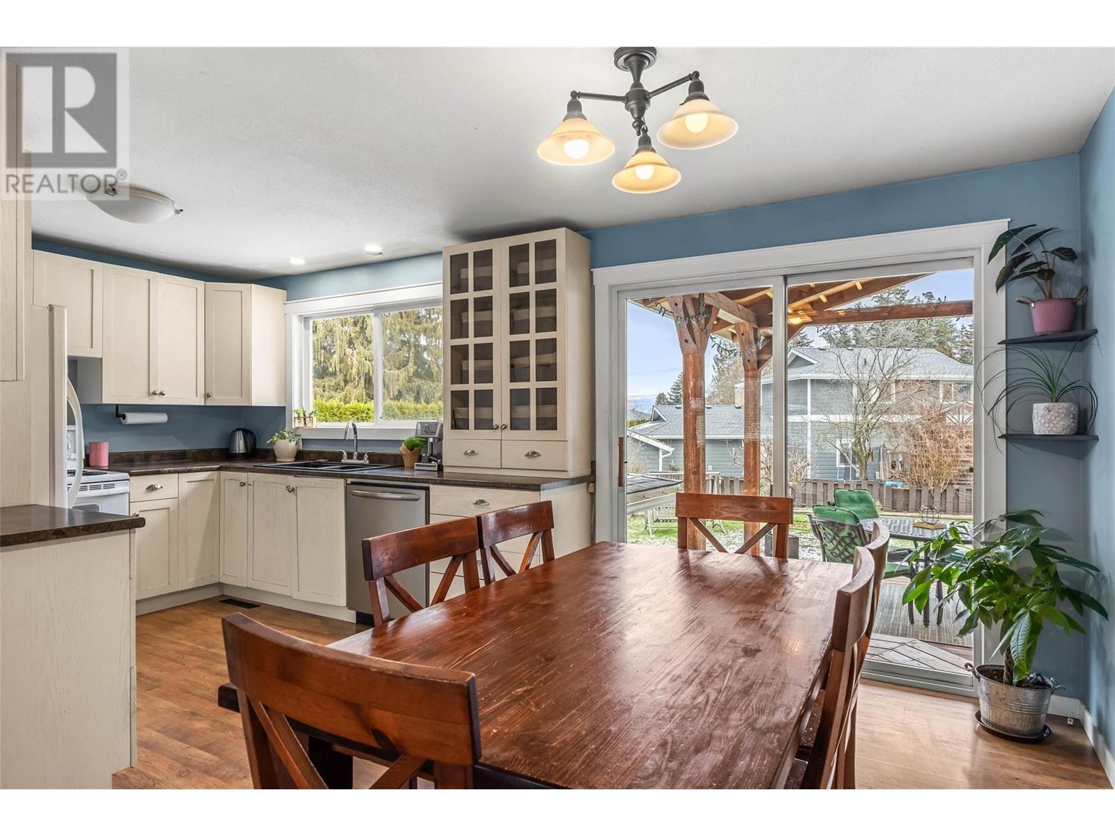 221 Birch Street, Chase, British Columbia  V0E 1M0 - Photo 8 - 10343415