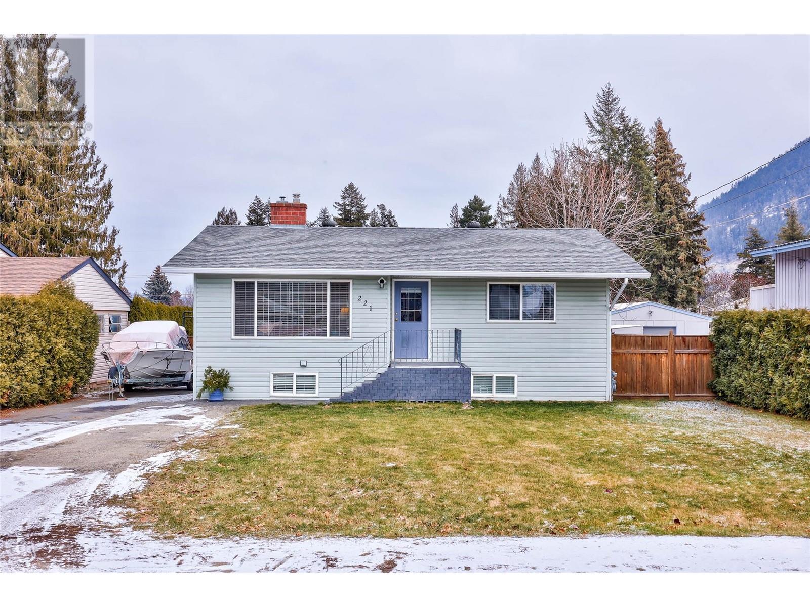 Property at 221 Birch Street image 1