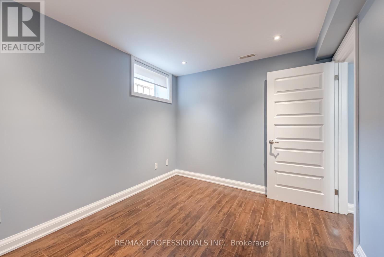 372 Silverthorne Avenue, Toronto (Keelesdale-Eglinton West), Ontario  M6M 3G9 - Photo 39 - W12143022