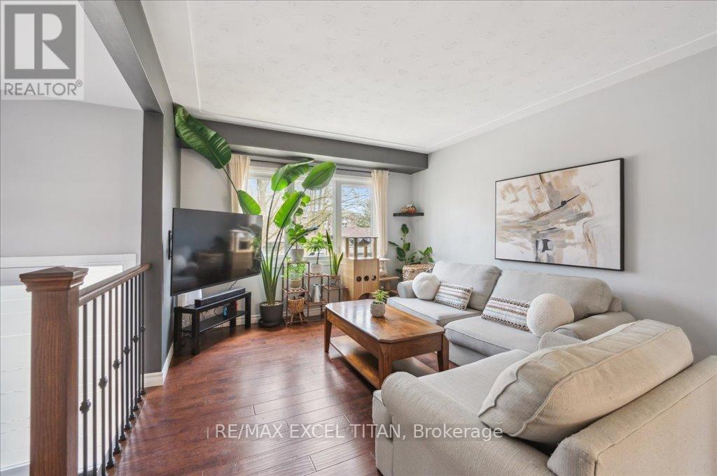 147 Coach Hill Drive, Kitchener, Ontario  N2E 1N7 - Photo 4 - X12143002