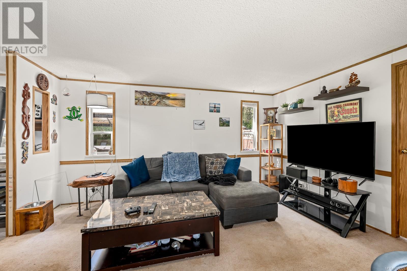 5895 Bates Rd, Courtenay, British Columbia  V9J 1W6 - Photo 16 - 996251