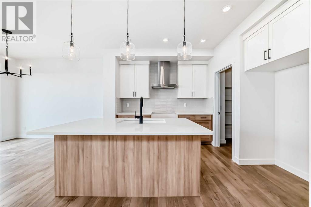 Property at 75 Bartlett Crescent SE image 3