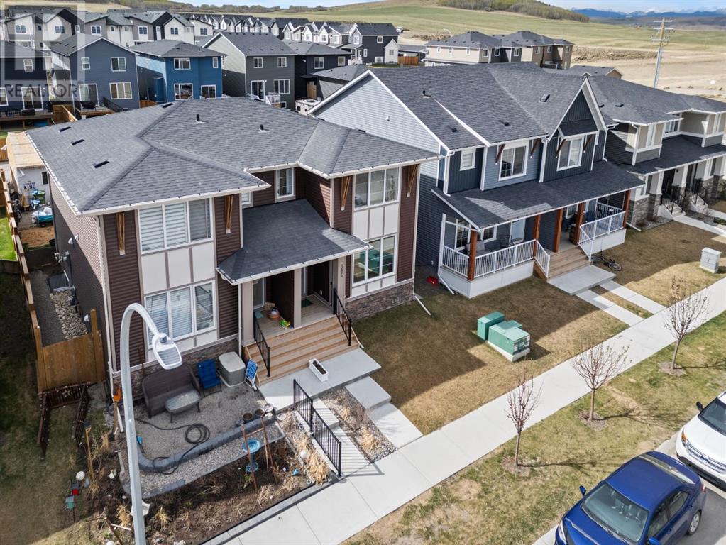 385 Fireside Way, Cochrane, Alberta  T4C 3B1 - Photo 2 - A2216411