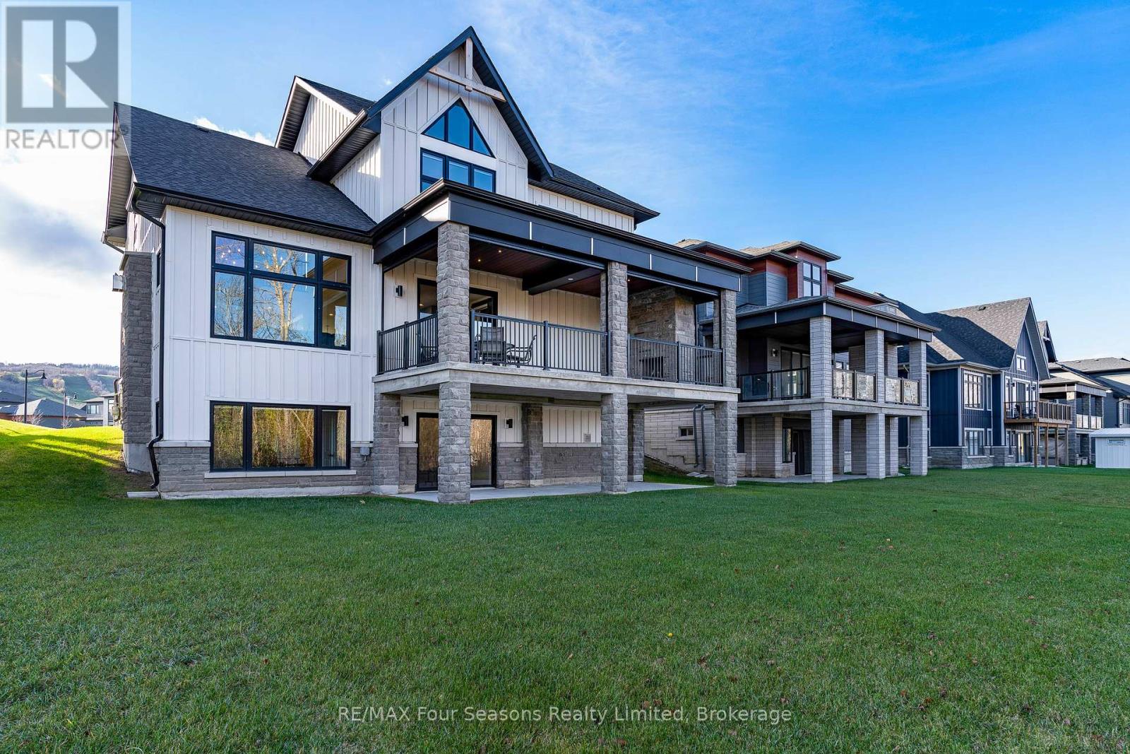Property at 176 SPRINGSIDE CRESCENT image 3
