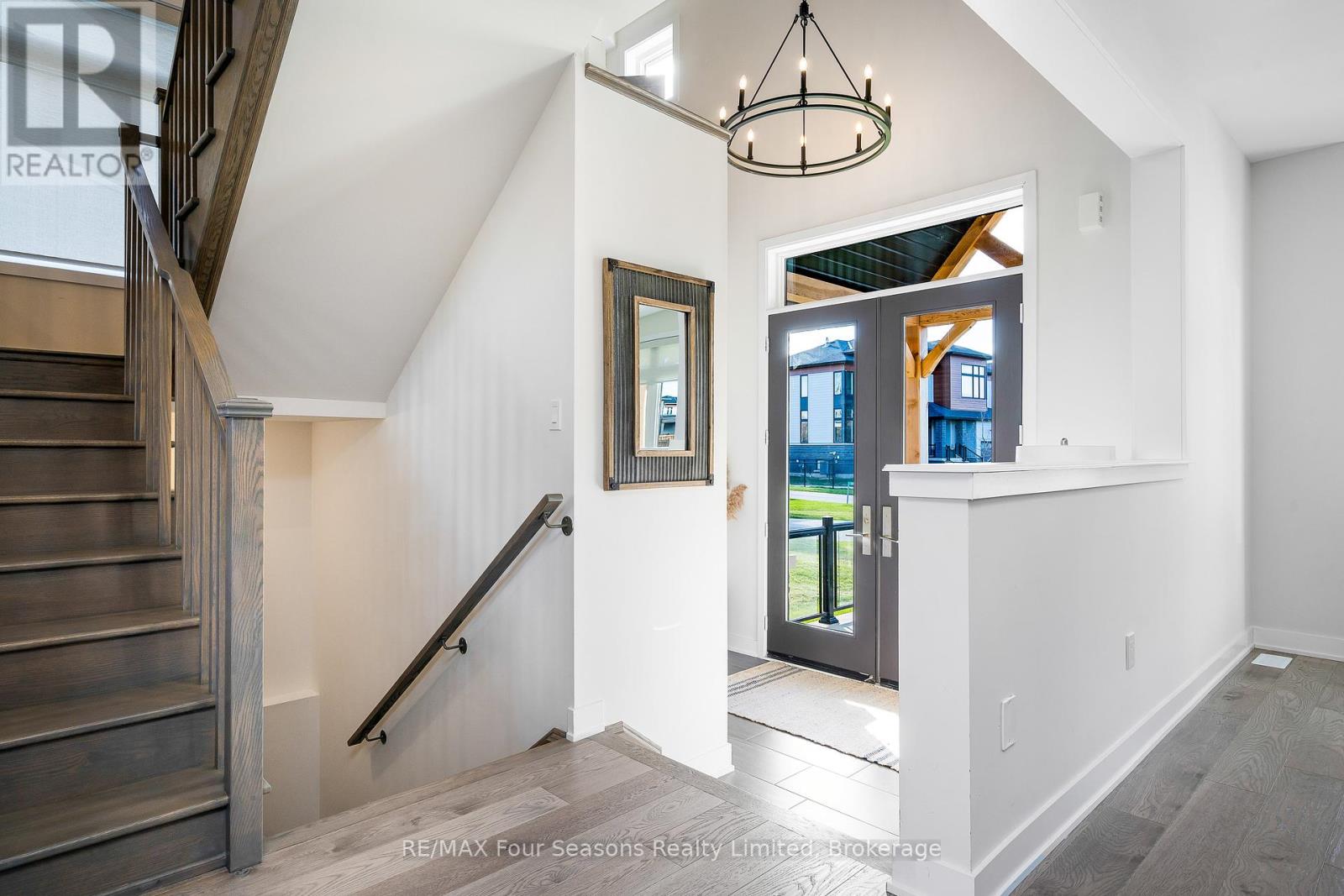 176 Springside Crescent, Blue Mountains, Ontario  L9Y 5L3 - Photo 8 - X12143055
