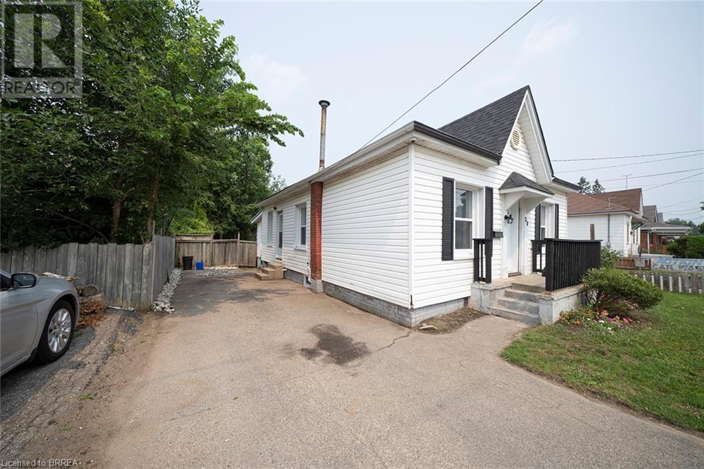 30 North Park Street, Brantford, Ontario N3R 4J6 - Photo 3 - 40724888