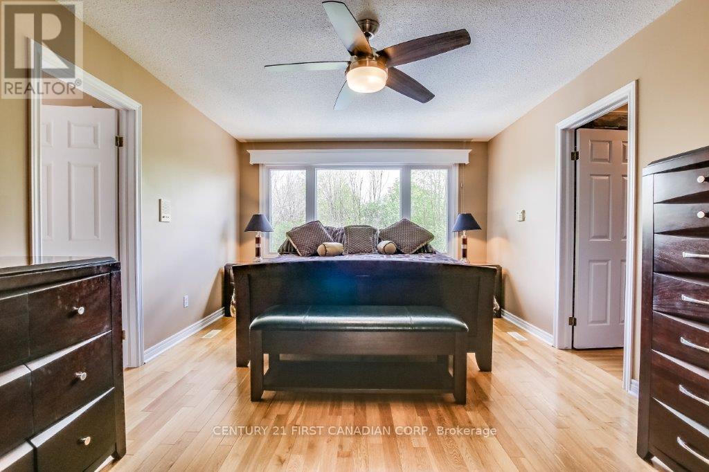 31 Glenridge Crescent, London North, Ontario  N6G 4W5 - Photo 24 - X12142044