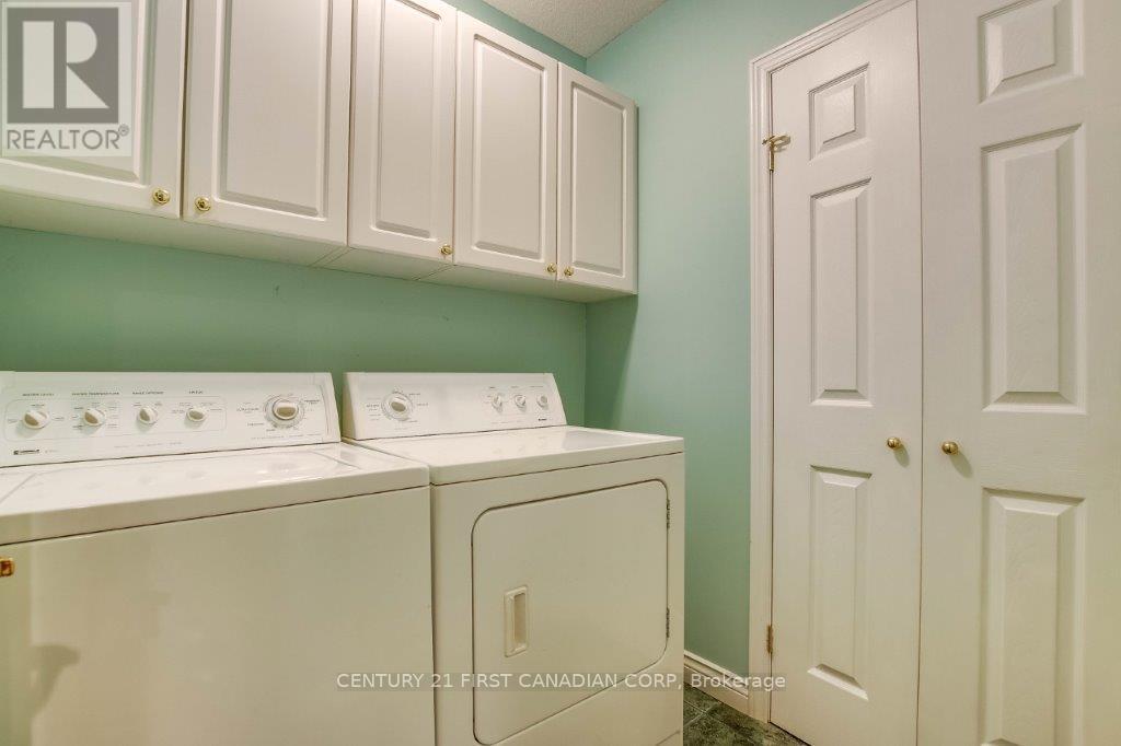 31 Glenridge Crescent, London North, Ontario  N6G 4W5 - Photo 31 - X12142044