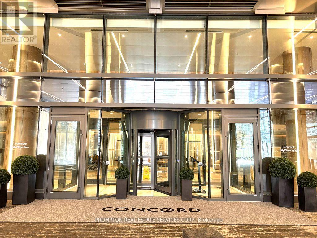916 - 1 Concord Cityplace Way, Toronto, Ontario  M5V 0X3 - Photo 1 - C12143071