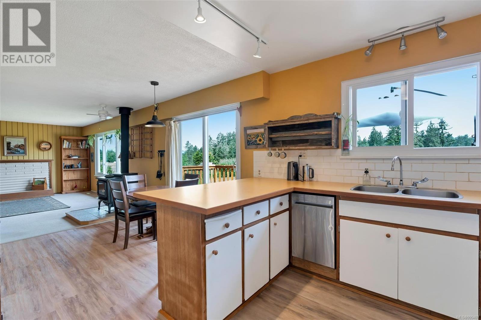 Property at 4335 Riverside Rd image 4