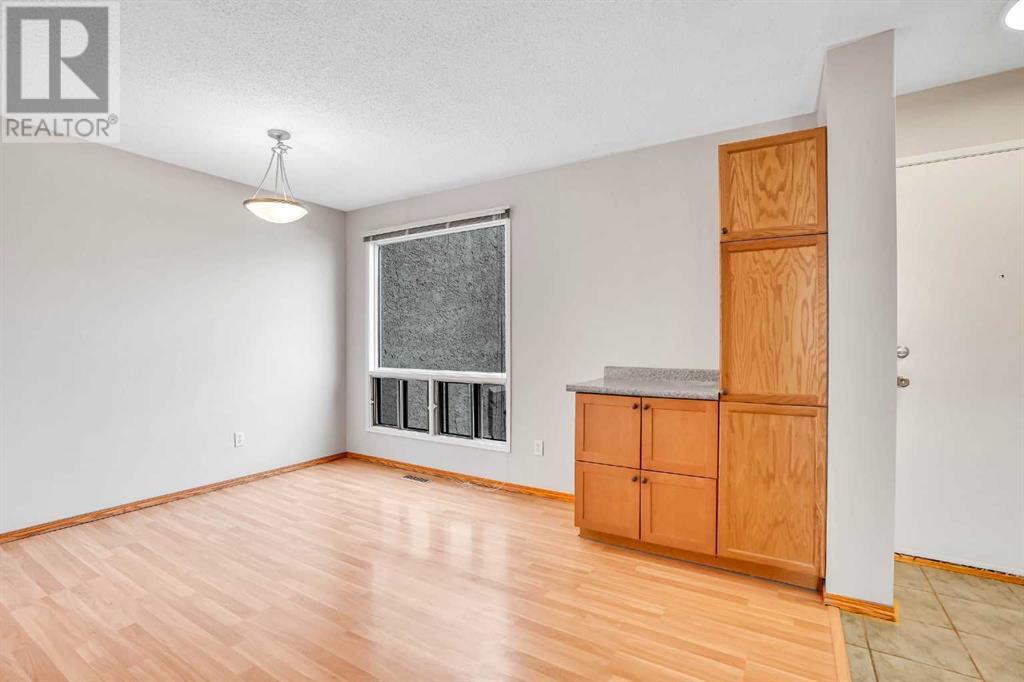 Property at 42, 6915 Ranchview Drive NW image 4