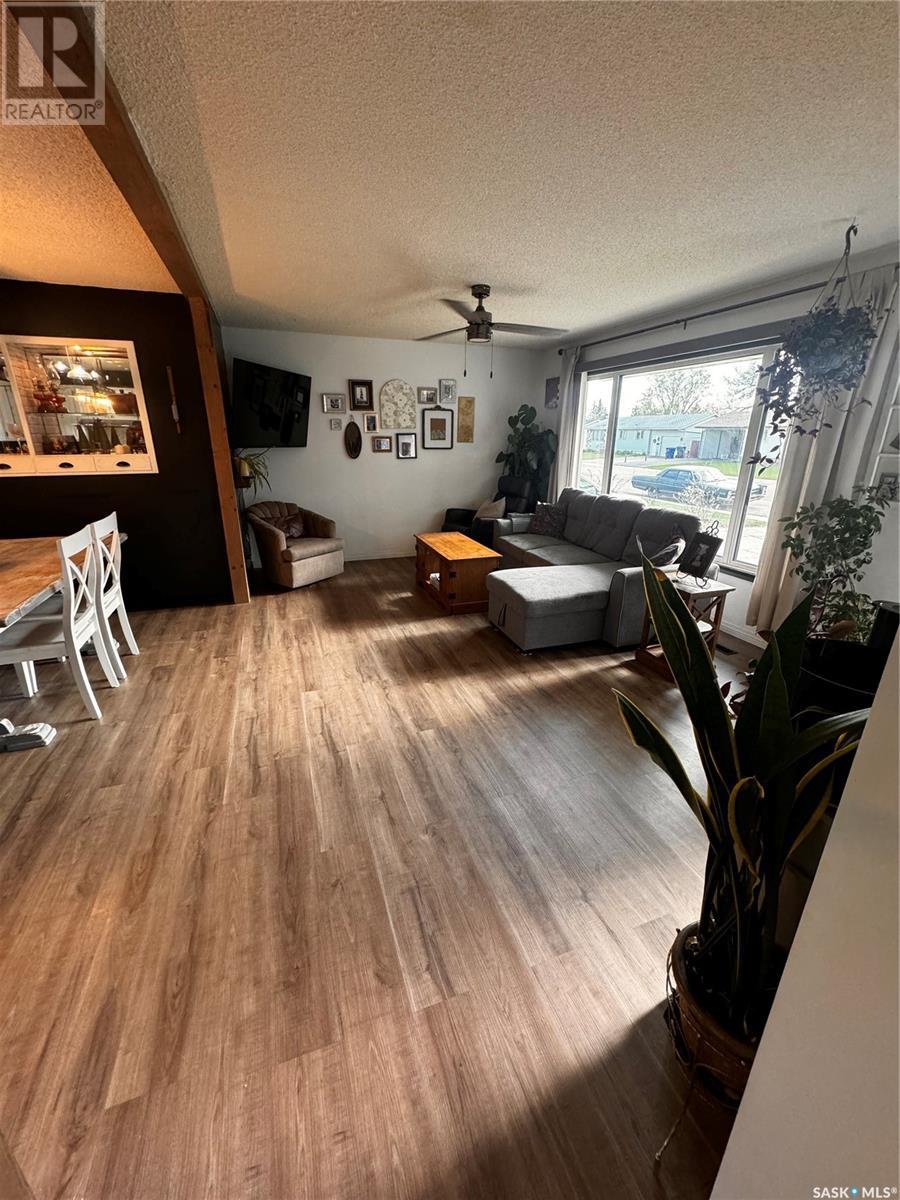224 17th Street Ne, Weyburn, Saskatchewan  S4H 2P2 - Photo 12 - SK005538